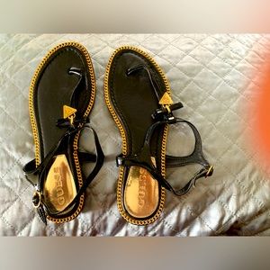 Guess black patent sanders